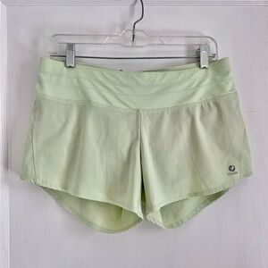 oiselle Spring Green Women's 4” Roga Running Shorts. Size 6